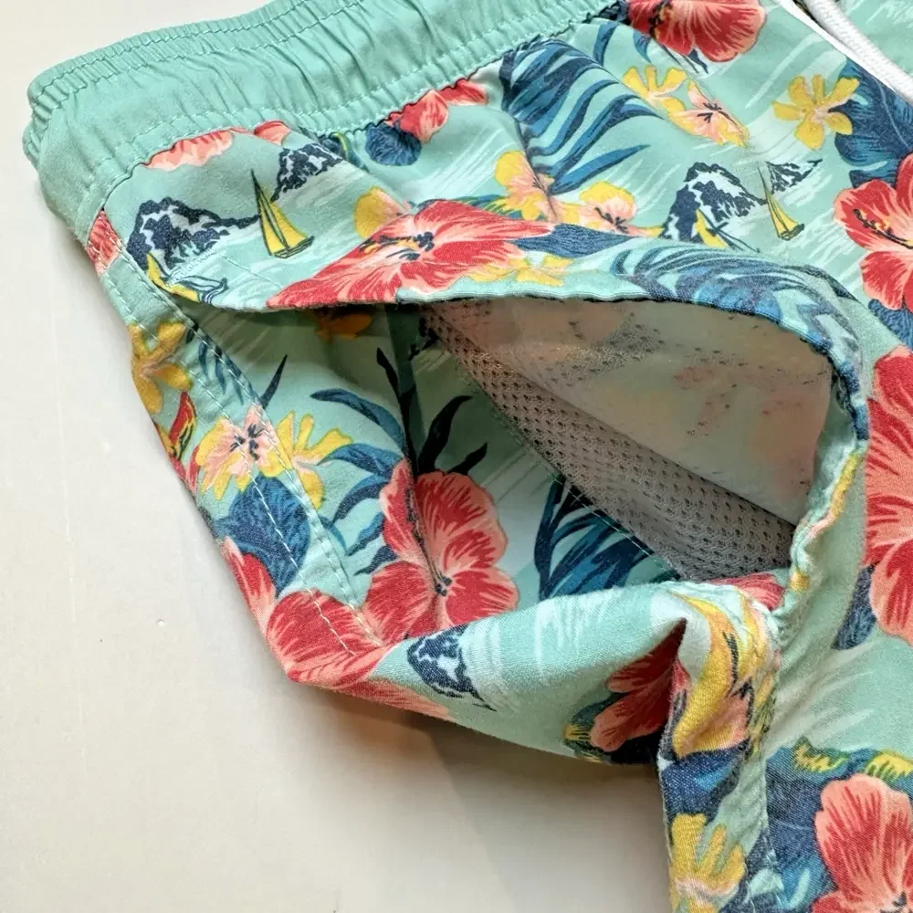Hawaiian Board Shorts Blue Red Floral Men’s MEDIUM Valor Collective